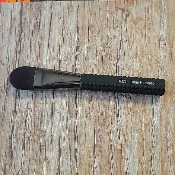 Laruce LR325 Large Foundation Brush - Picture 1 of 5